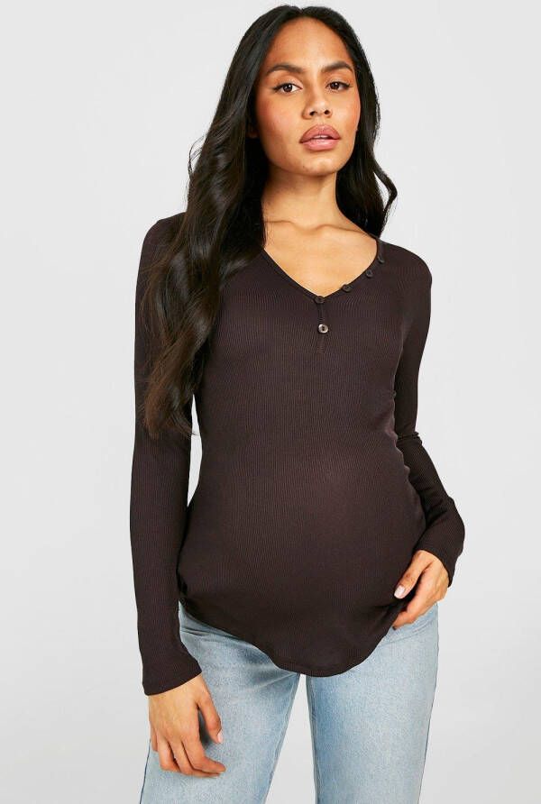 boohoo Zwangerschap Geribbeld T Shirt Met Knopen En Lange Mouwen, Chocolate