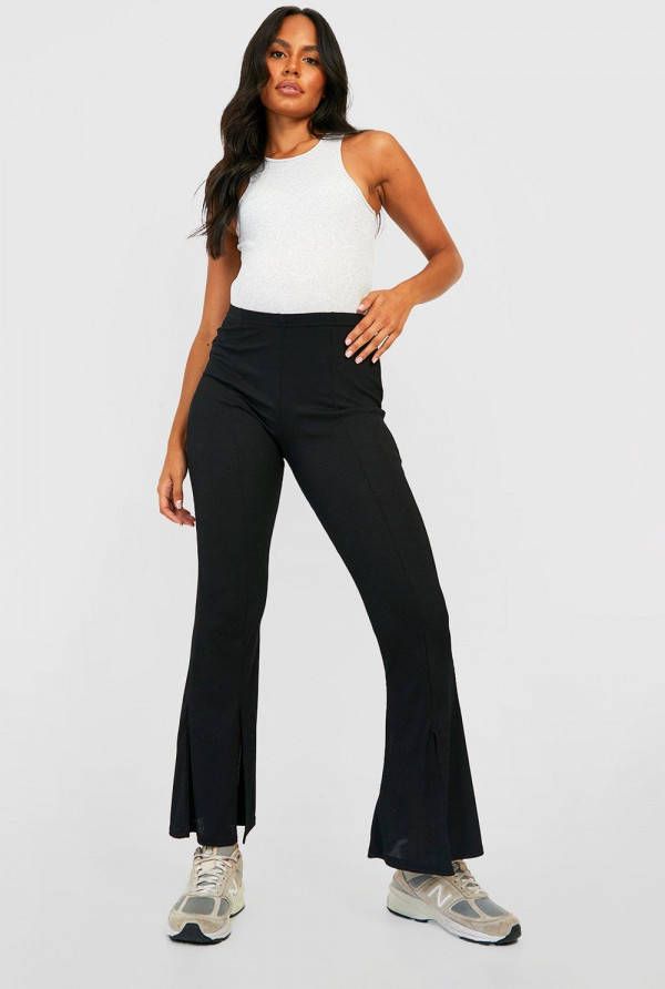 boohoo Zwangerschap Geribbelde Flared Broek Met Voorsplit, Black