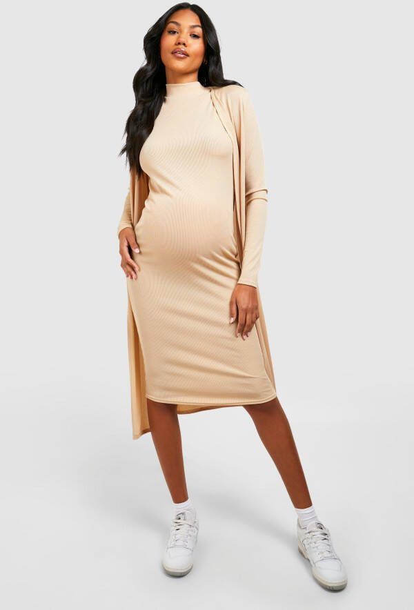 boohoo Zwangerschap Geribbelde Midi Jurk Met Hoge Kraag En Duster Jas Set, Stone