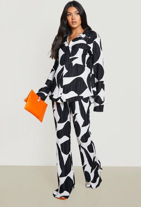 boohoo Zwangerschap Plisse Flared Broek Met Abstracte Print, Black
